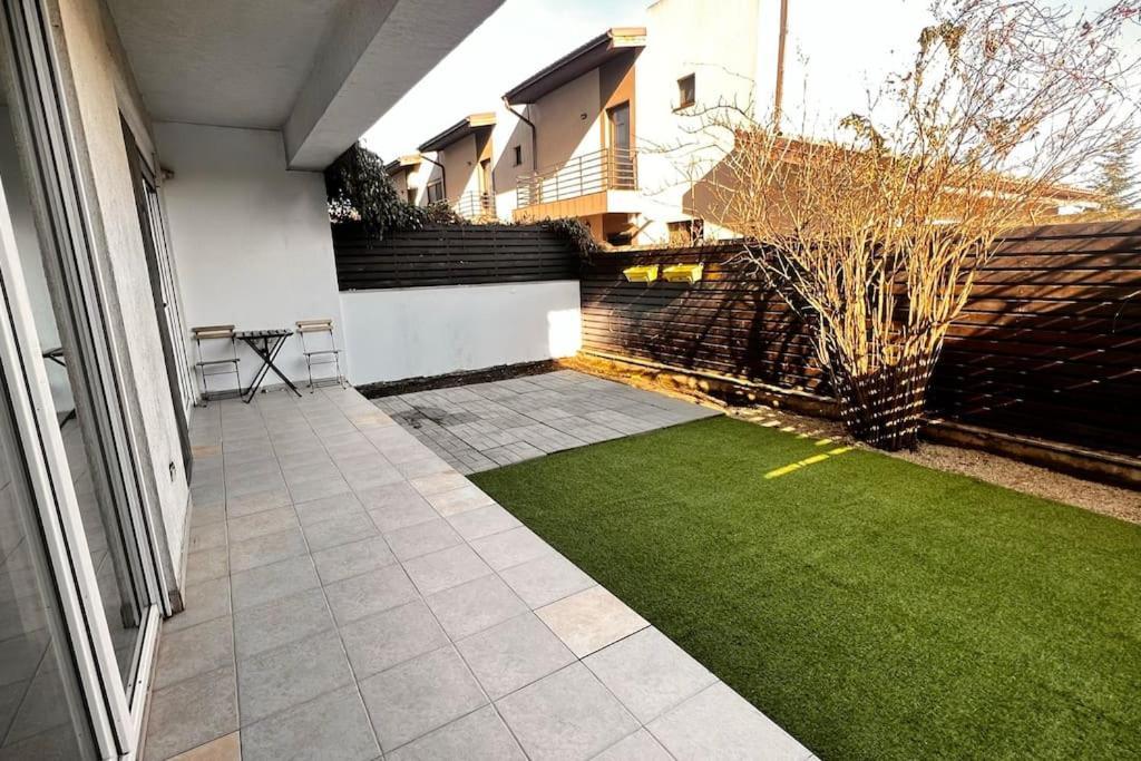 Otopeni Airport Apartment With Private Garden المظهر الخارجي الصورة
