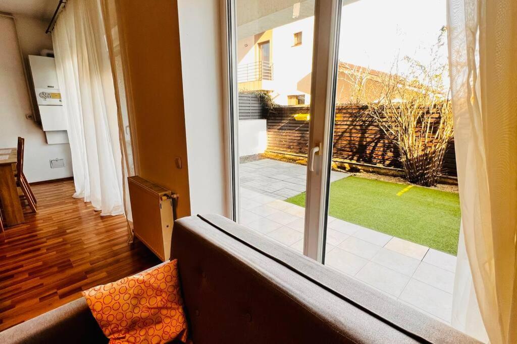 Otopeni Airport Apartment With Private Garden المظهر الخارجي الصورة