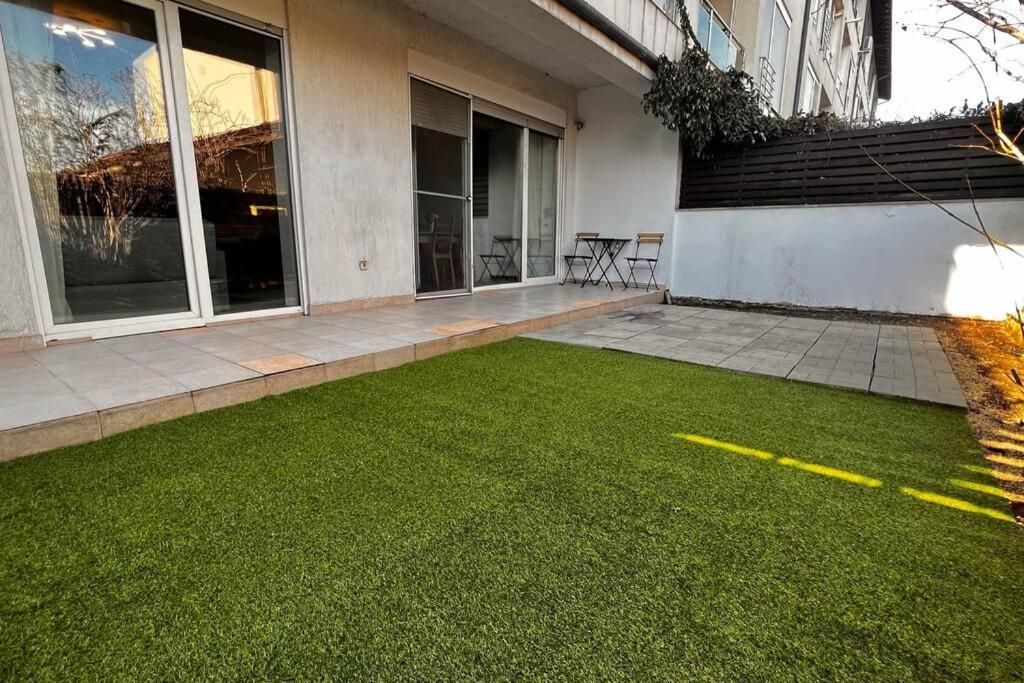Otopeni Airport Apartment With Private Garden المظهر الخارجي الصورة