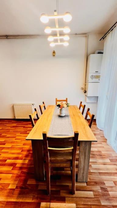 Otopeni Airport Apartment With Private Garden المظهر الخارجي الصورة